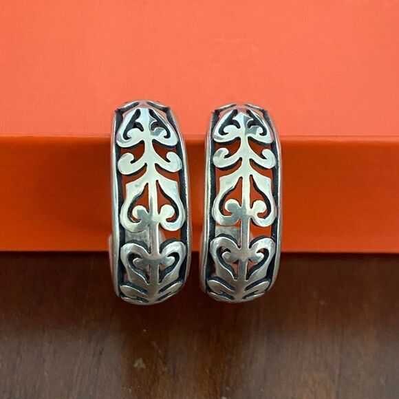 James Avery Retired Adoree Hoops - Picture 2 of 5